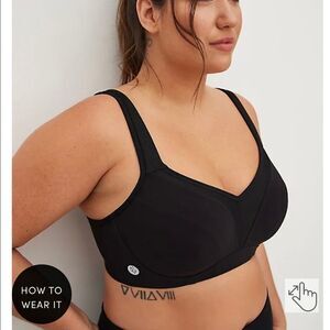 TORRID LIGHTLY LINED UNDERWIRE SPORTS BRA -‎ MICROFIBER BLACK NWT